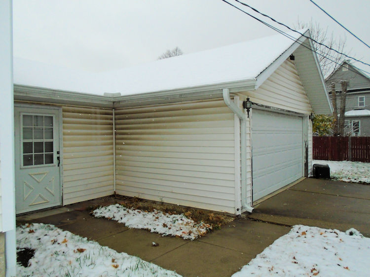 205 North 12th Street Rochelle, IL 61068 - Photo 13 of 13 a view of a entryway front of house