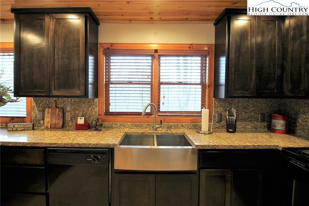 258 Mountain Ridge Road Piney Creek, NC 28663 - Photo 12 of 38 Gallery Image 12