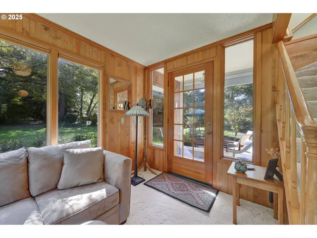 $755,000 | 91066 C Street, Junction City, OR 97448