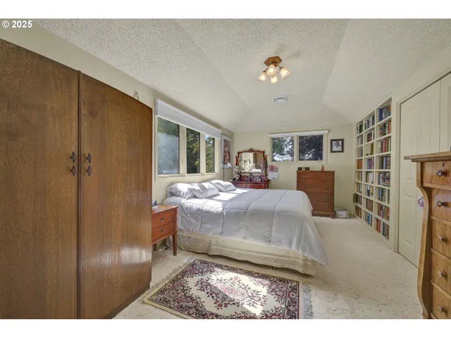 $755,000 | 91066 C Street, Junction City, OR 97448