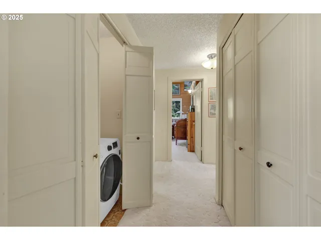 $755,000 | 91066 C Street, Junction City, OR 97448