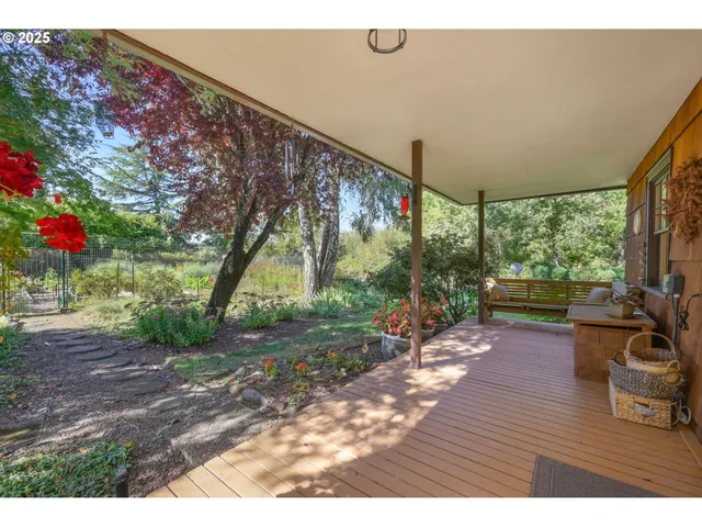 $755,000 | 91066 C Street, Junction City, OR 97448