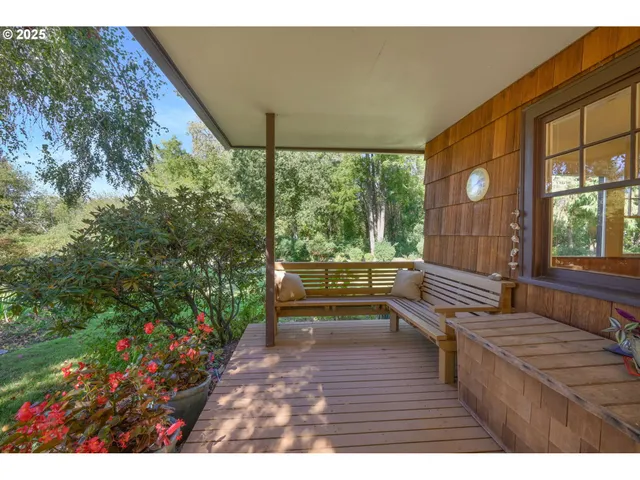 $755,000 | 91066 C Street, Junction City, OR 97448