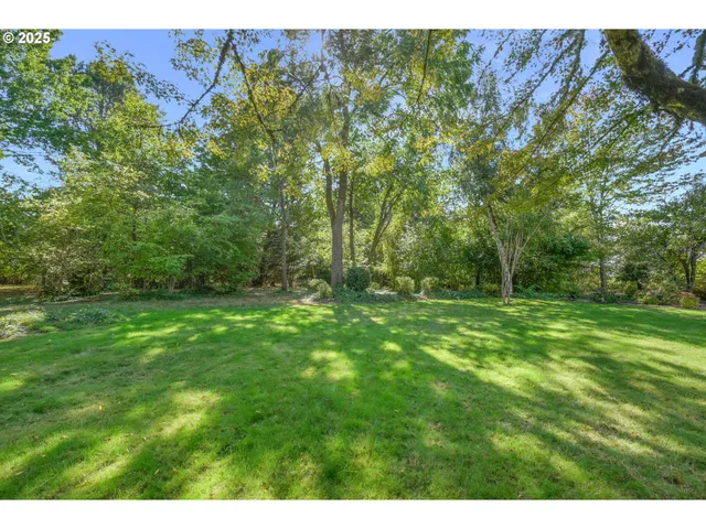 $755,000 | 91066 C Street, Junction City, OR 97448