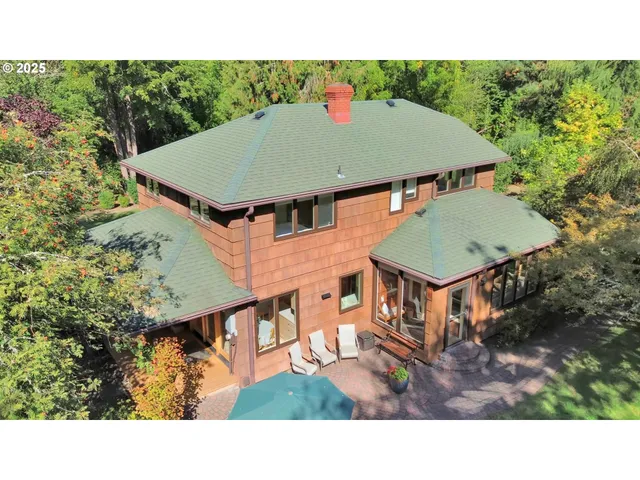 $755,000 | 91066 C Street, Junction City, OR 97448