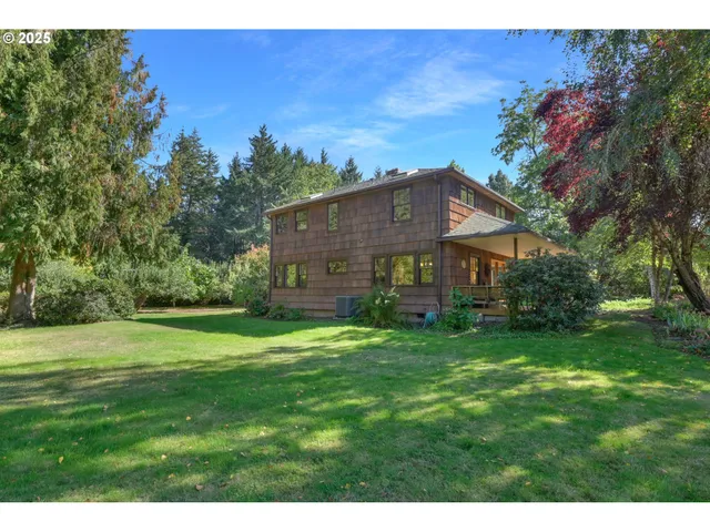 $755,000 | 91066 C Street, Junction City, OR 97448