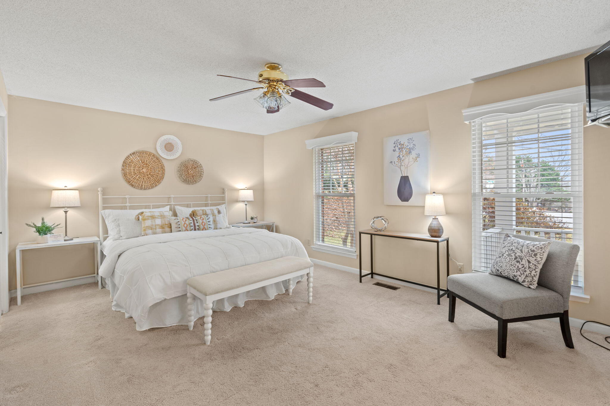 1926 Rock Bluff Road Hixson, TN 37343 - Photo 17 of 61 Primary bedroom with sitting area