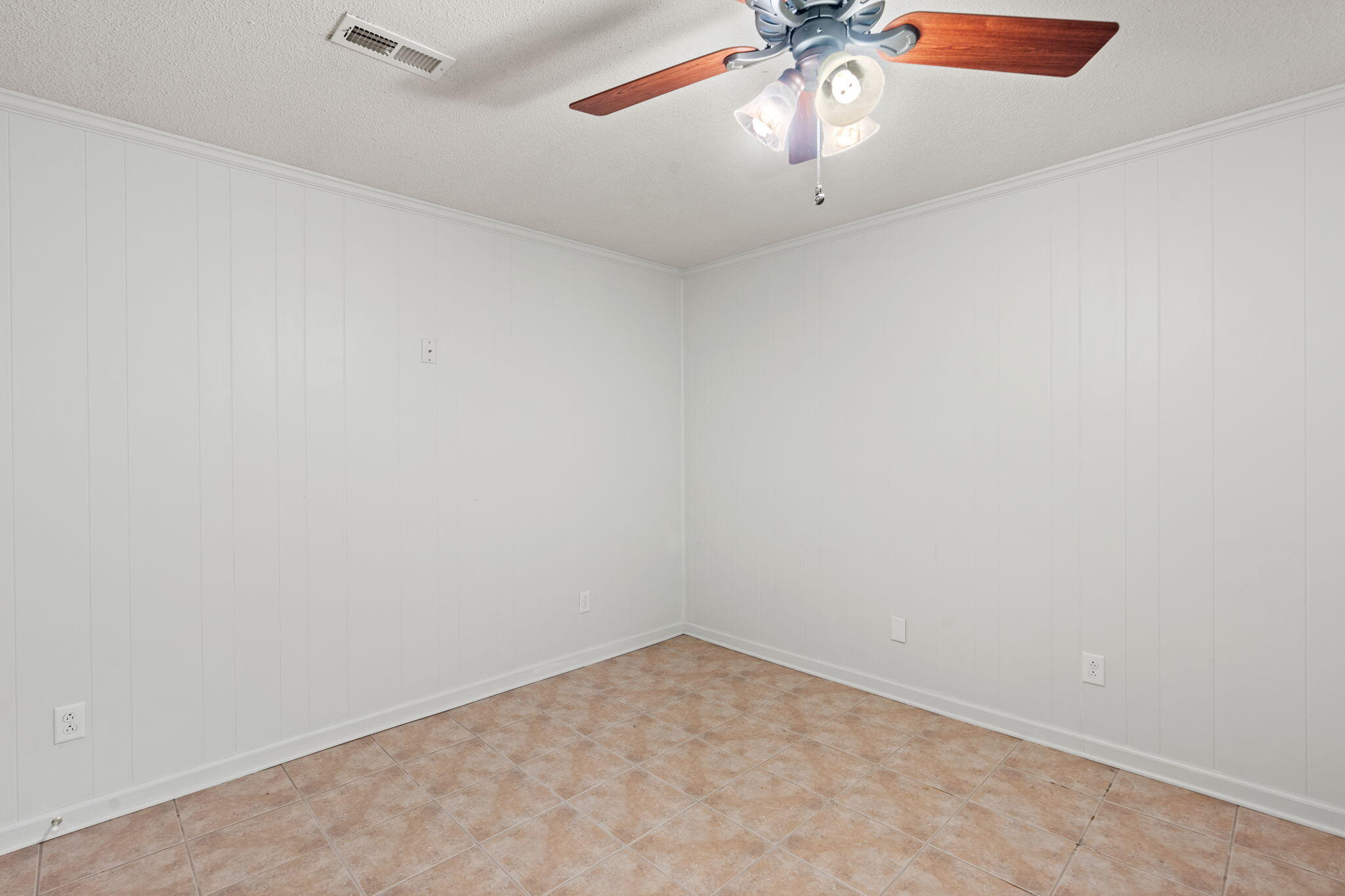 1926 Rock Bluff Road Hixson, TN 37343 - Photo 35 of 61 Exercise room/bedroom with closet