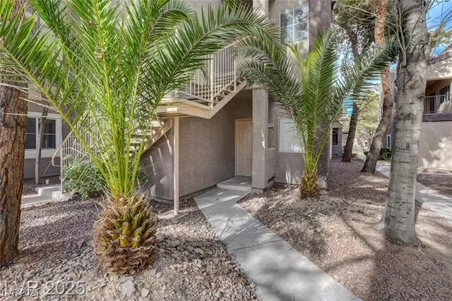 $269,900 | 5250 South Rainbow Boulevard, Unit 1032, Las Vegas, NV 89118
