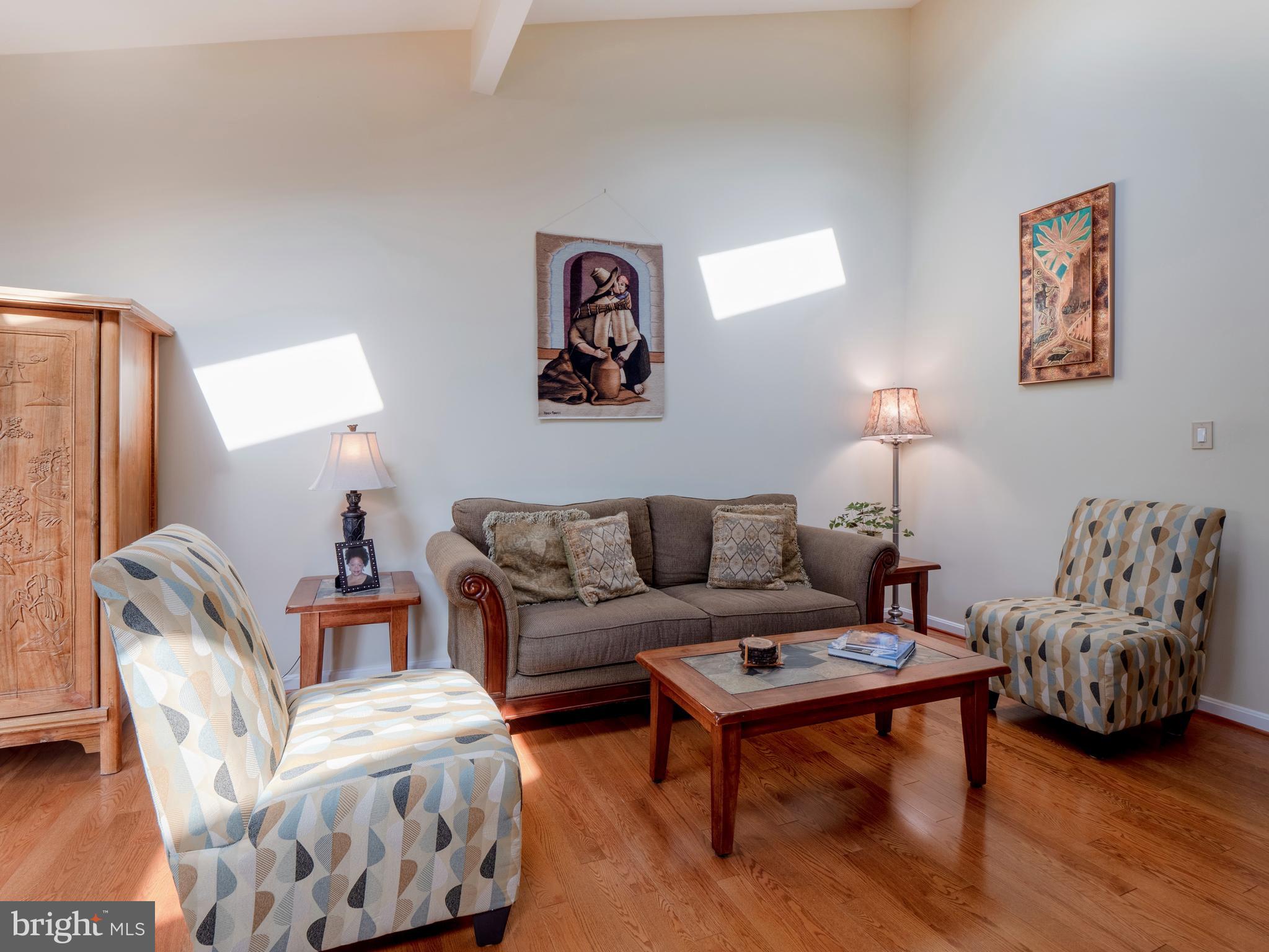 11326 Links Court Reston, VA 20190 - Photo 8 of 37 Gallery Image 8