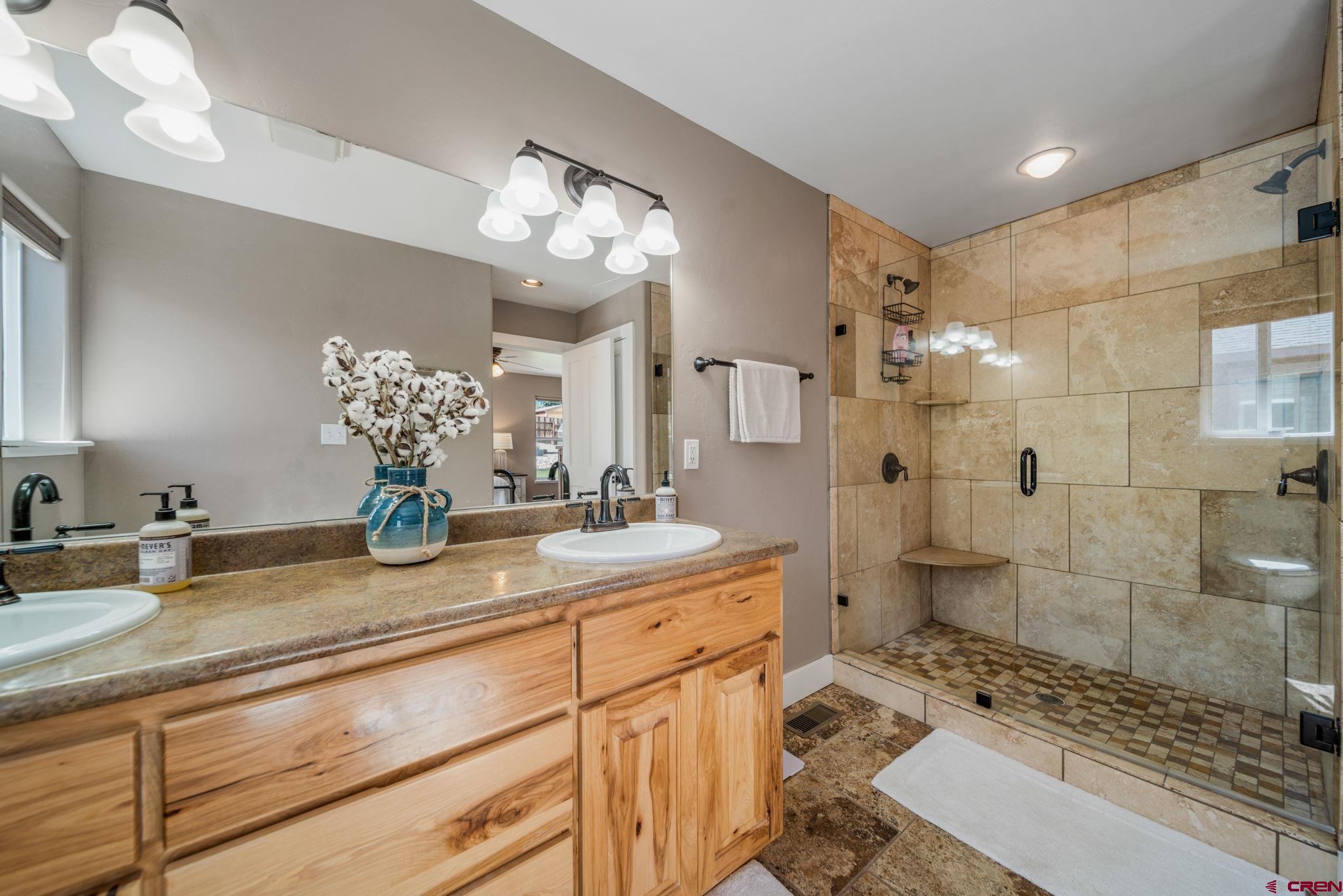 809 Hickory Ridge Bayfield, CO 81122 - Photo 14 of 34 Main level Primary Bathroom