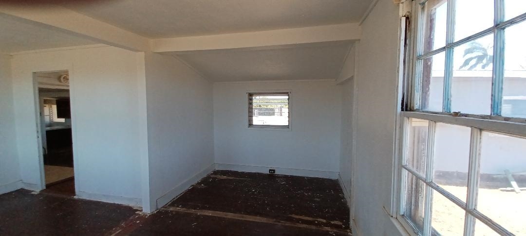 2676 Kalanikahua Road Haiku, HI 96708 - Photo 16 of 18 a view of an empty room and a window