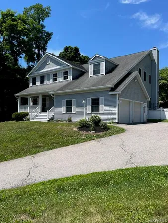 $895,000 | 9 Mystic Glen Place, Fishkill, NY 12524