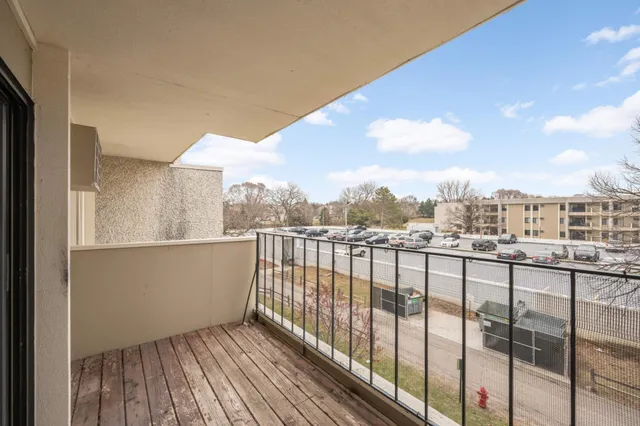 $119,950 | 4110 Rahn Road, Unit 312, Eagan, MN 55122