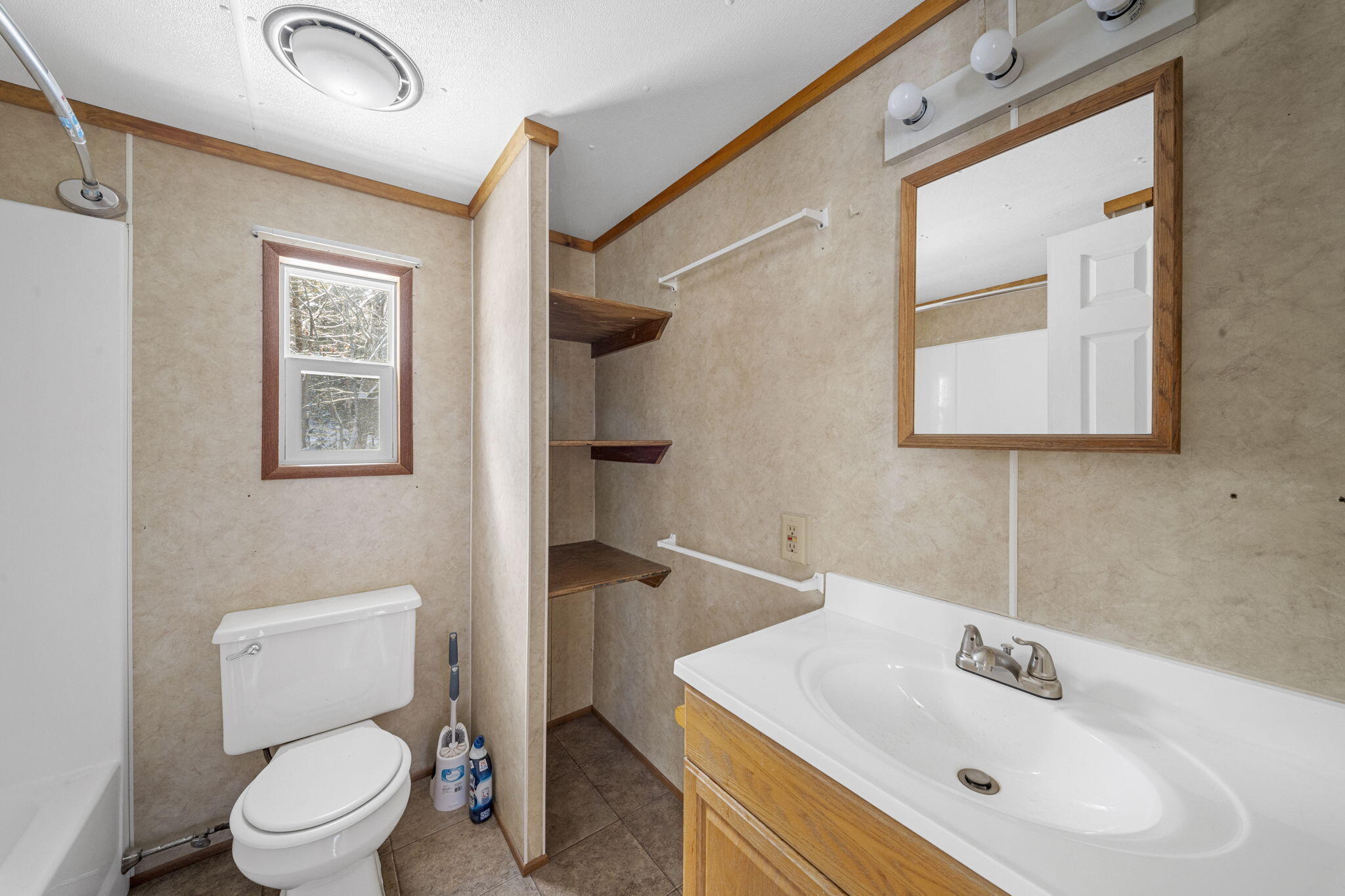 267 East Newport Road Stetson, ME 04488 - Photo 15 of 27 Full bath