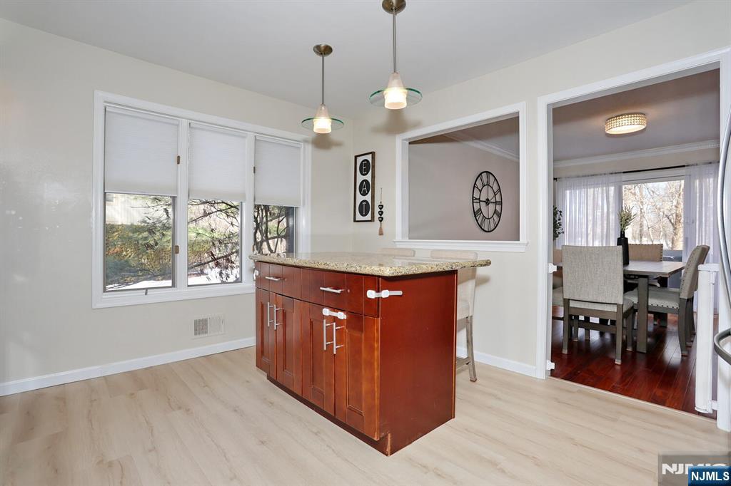 607 Glasmere Road Mahwah, NJ 07430 - Photo 16 of 50