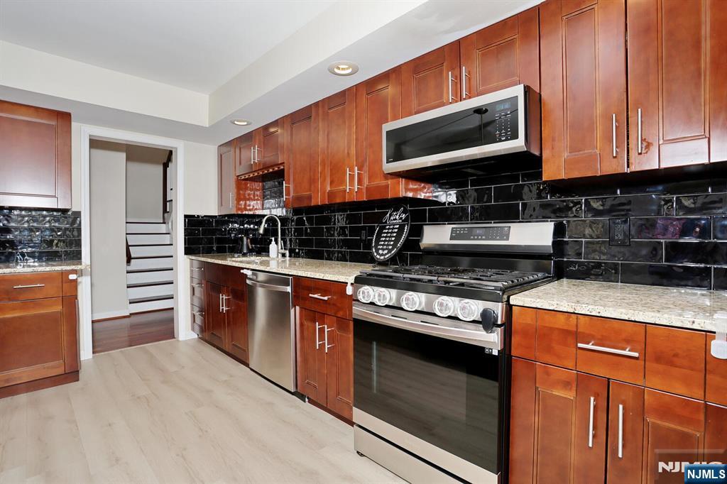 607 Glasmere Road Mahwah, NJ 07430 - Photo 17 of 50