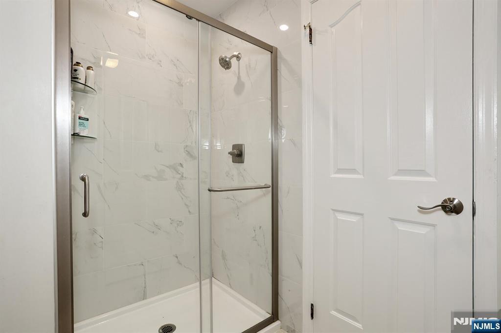 607 Glasmere Road Mahwah, NJ 07430 - Photo 24 of 50