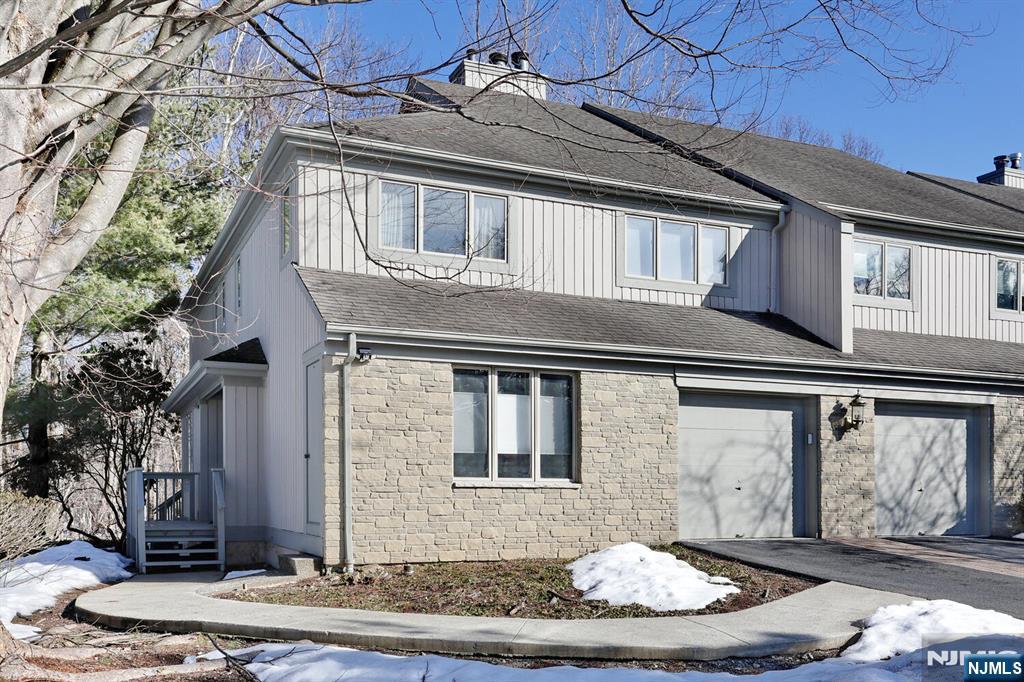 607 Glasmere Road Mahwah, NJ 07430 - Photo 3 of 50