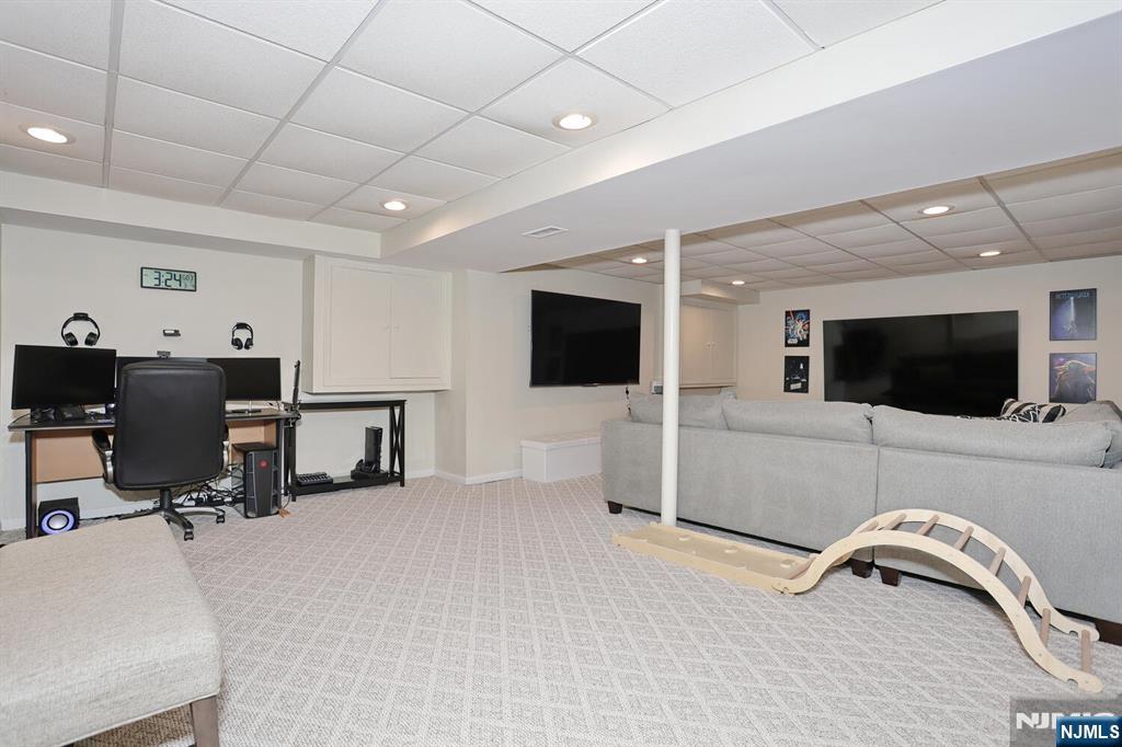 607 Glasmere Road Mahwah, NJ 07430 - Photo 34 of 50
