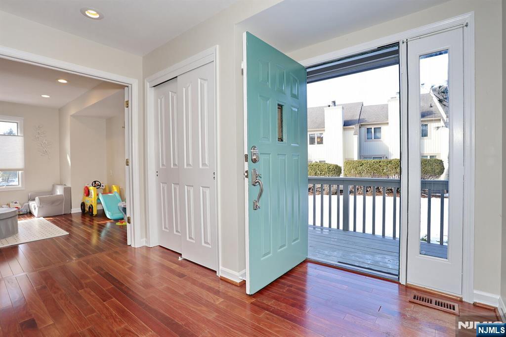 607 Glasmere Road Mahwah, NJ 07430 - Photo 6 of 50