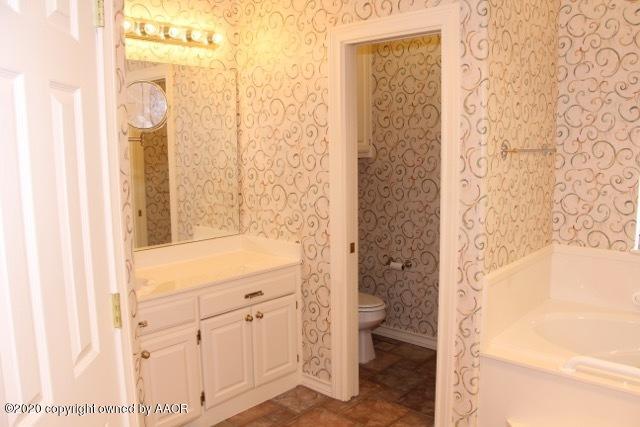 11 Monet Rue Amarillo, TX 79121 - Photo 11 of 17 Master Bath