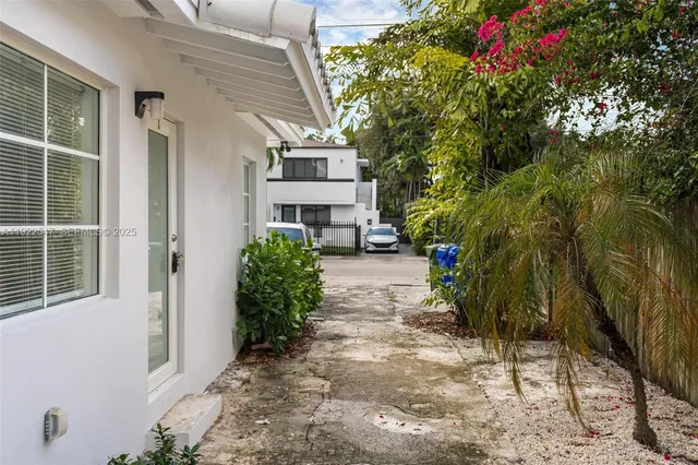 a house view with a outdoor space