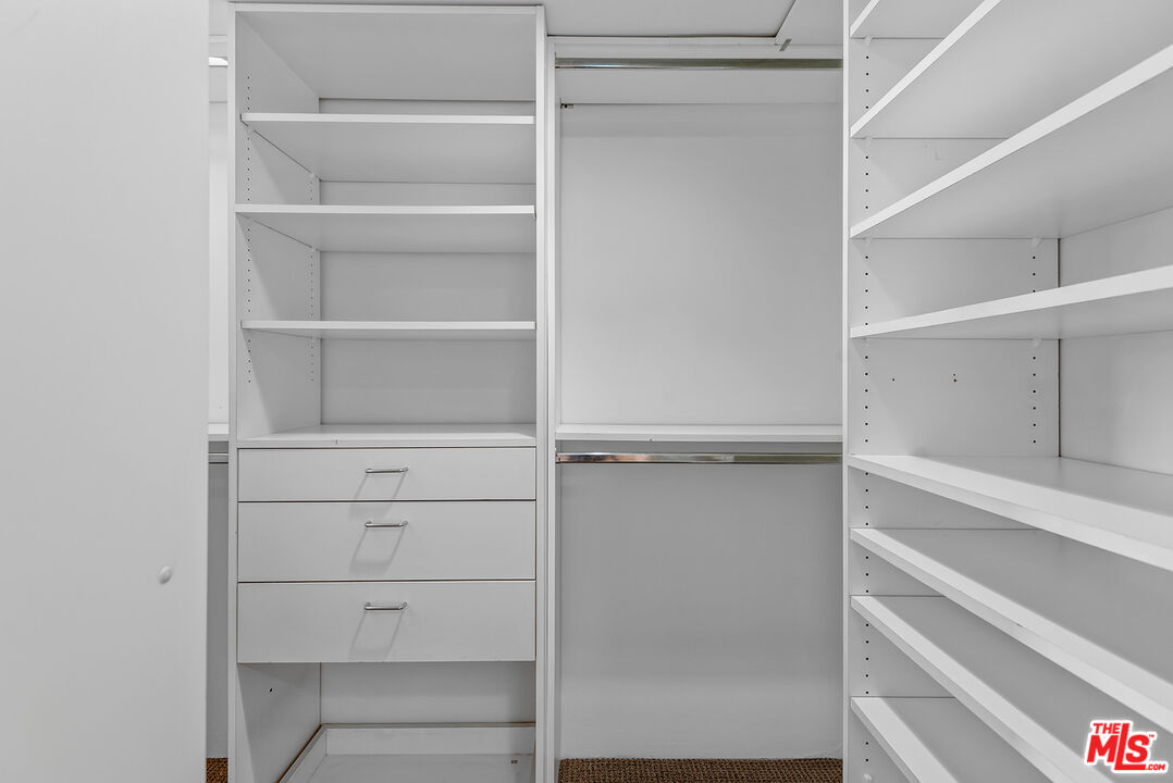851 North Kings Road, Unit 307 West Hollywood, CA 90069 - Photo 20 of 38 a view of walk in closet