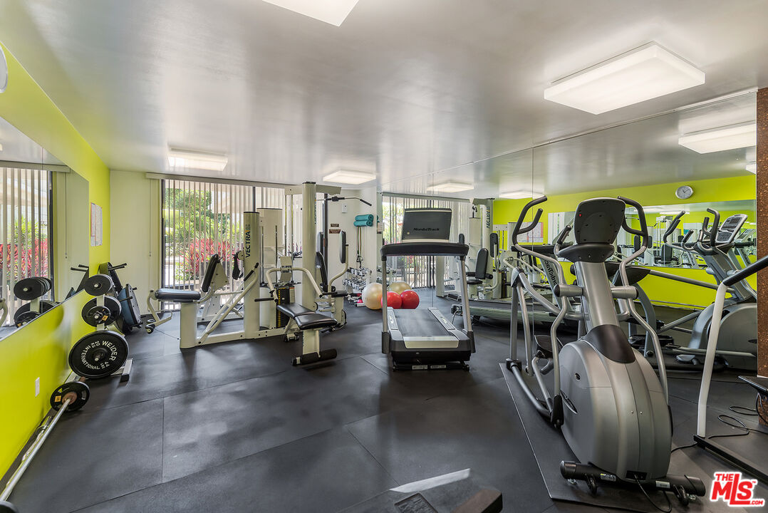 851 North Kings Road, Unit 307 West Hollywood, CA 90069 - Photo 38 of 38 a view of a room with gym equipment