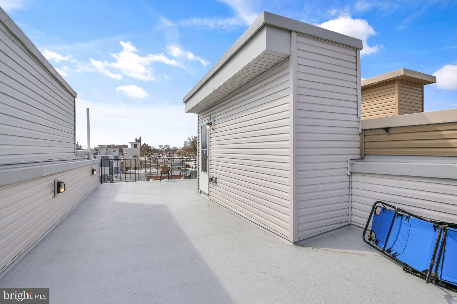 2604 Reed Street Philadelphia, PA 19146 - Photo 29 of 32 a view of a terrace