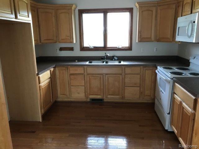 8186 Division Road Columbus, MI 48063 - Photo 8 of 16 IMG_7087.jpg