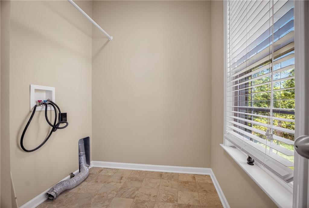 229 West Country Barn Road Houston, PA 15342 - Photo 6 of 50