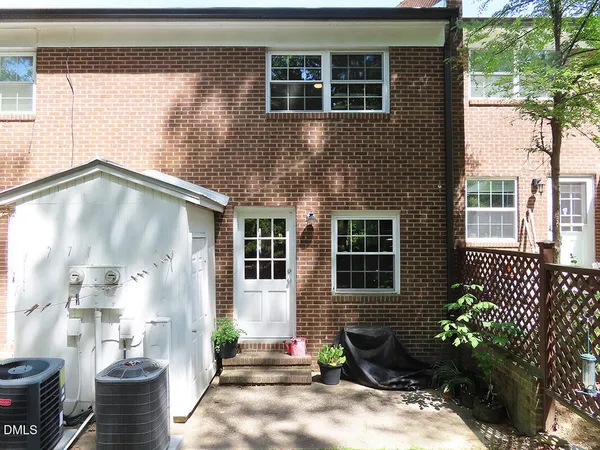 $1,545 | 400 Davie Road, Unit 48, Carrboro, NC 27510