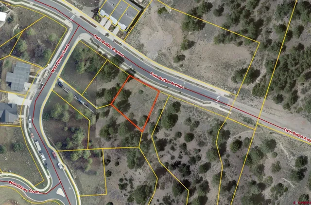 a view of residential houses with outdoor space