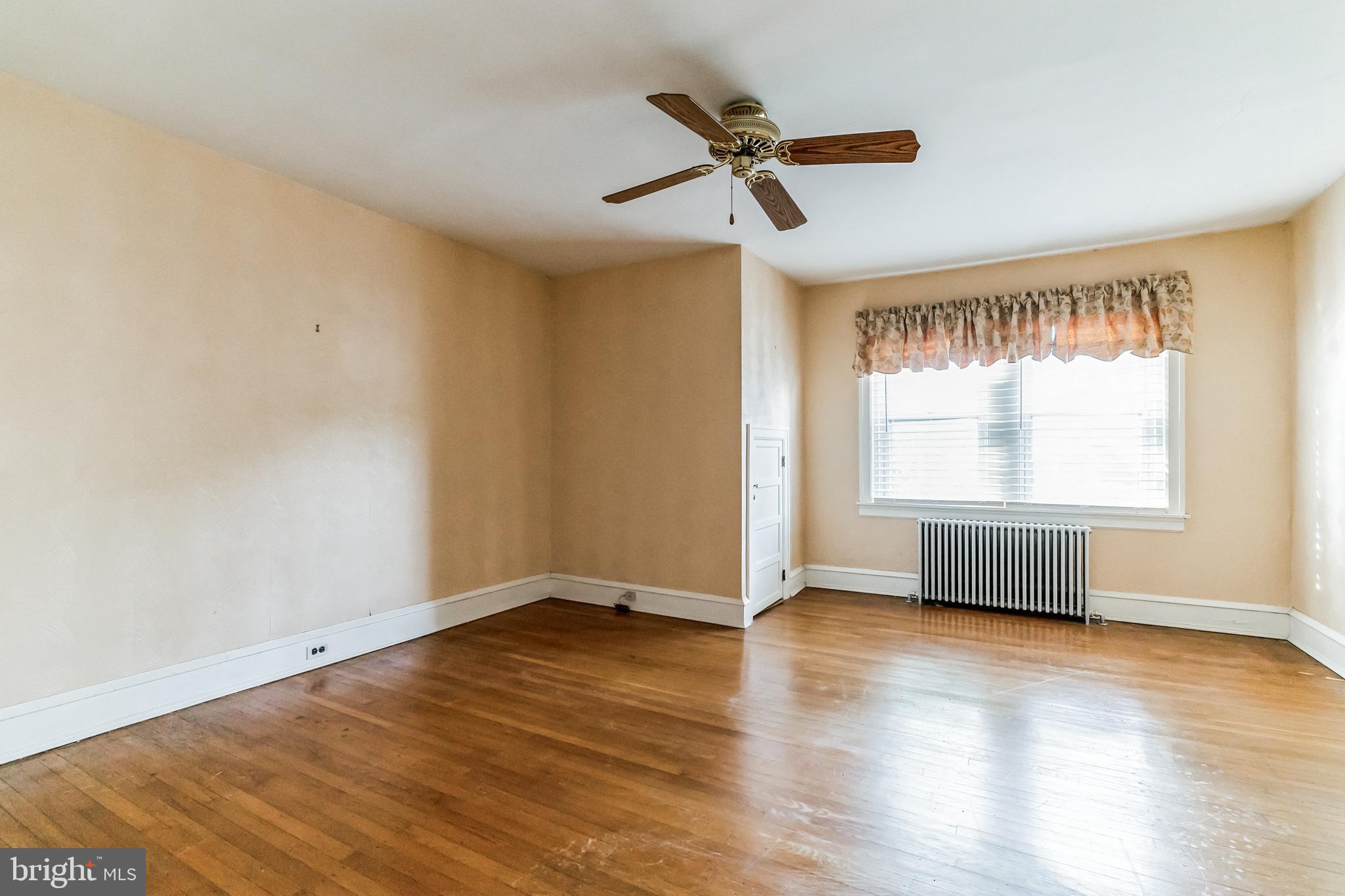 6439 Morris Park Road Philadelphia, PA 19151 - Photo 17 of 29 Main Bedroom