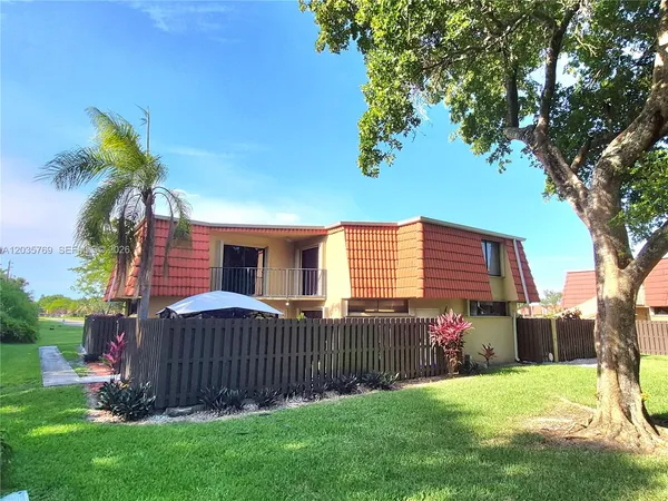 $2,600 | 23106 Oxford Place, Unit D, Boca Raton, FL 33433