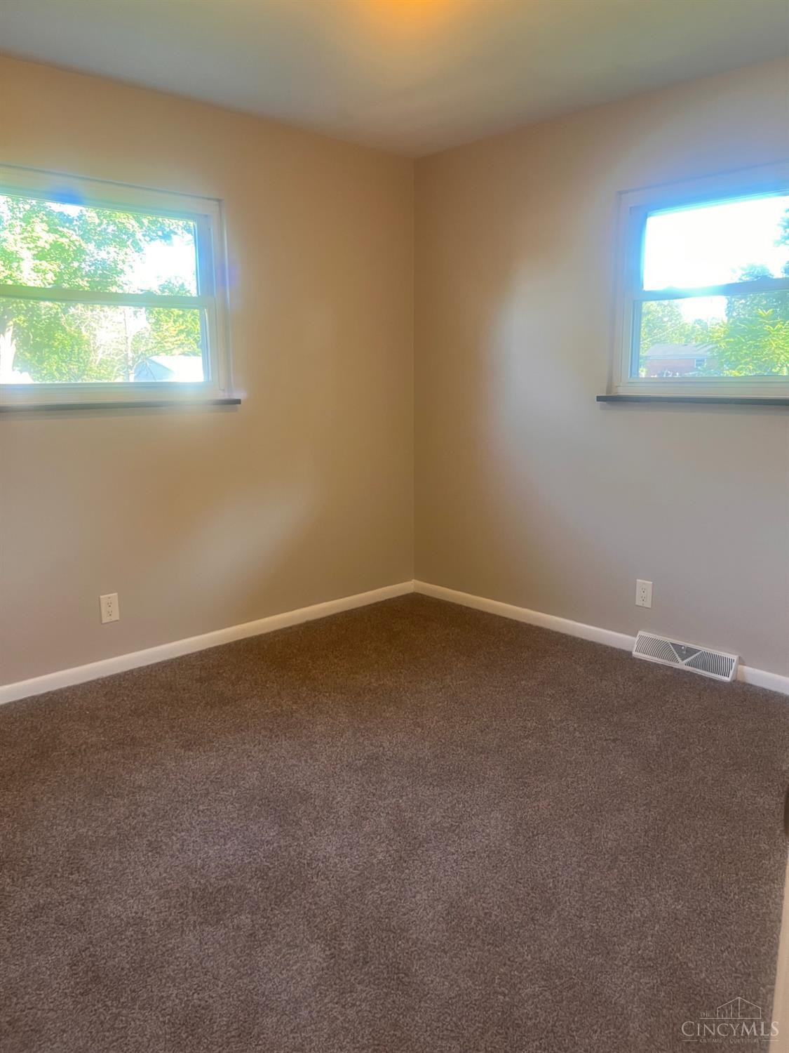 4689 Fisher Road Franklin, OH 45005 - Photo 14 of 17 Gallery Image 14