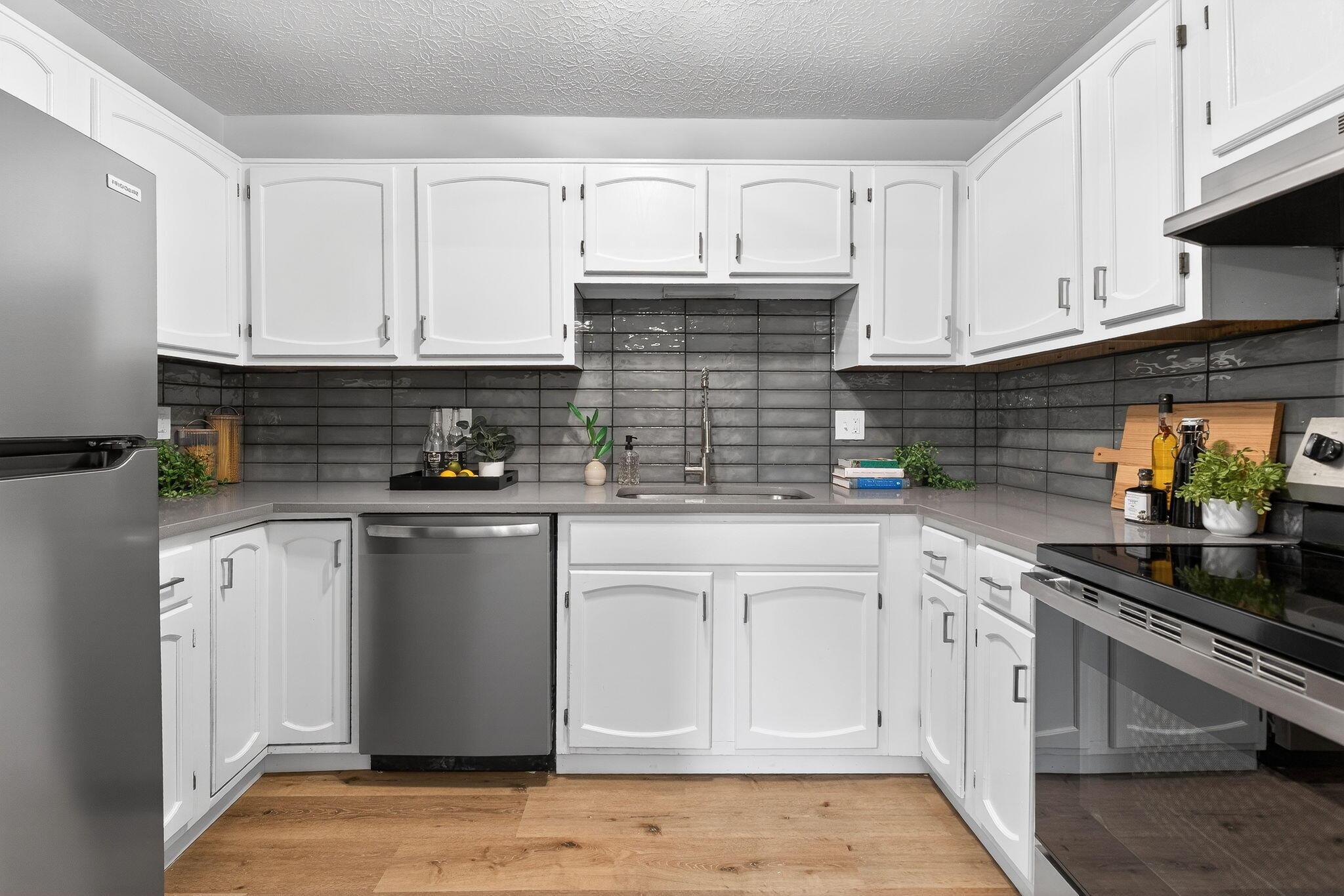 3767 Karl Road, Unit 322 Columbus, OH 43224 - Photo 6 of 29 3967 Karl Rd (Interior)-8