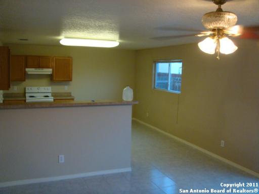 4502 Rothberger Way San Antonio, TX 78244 - Photo 5 of 19