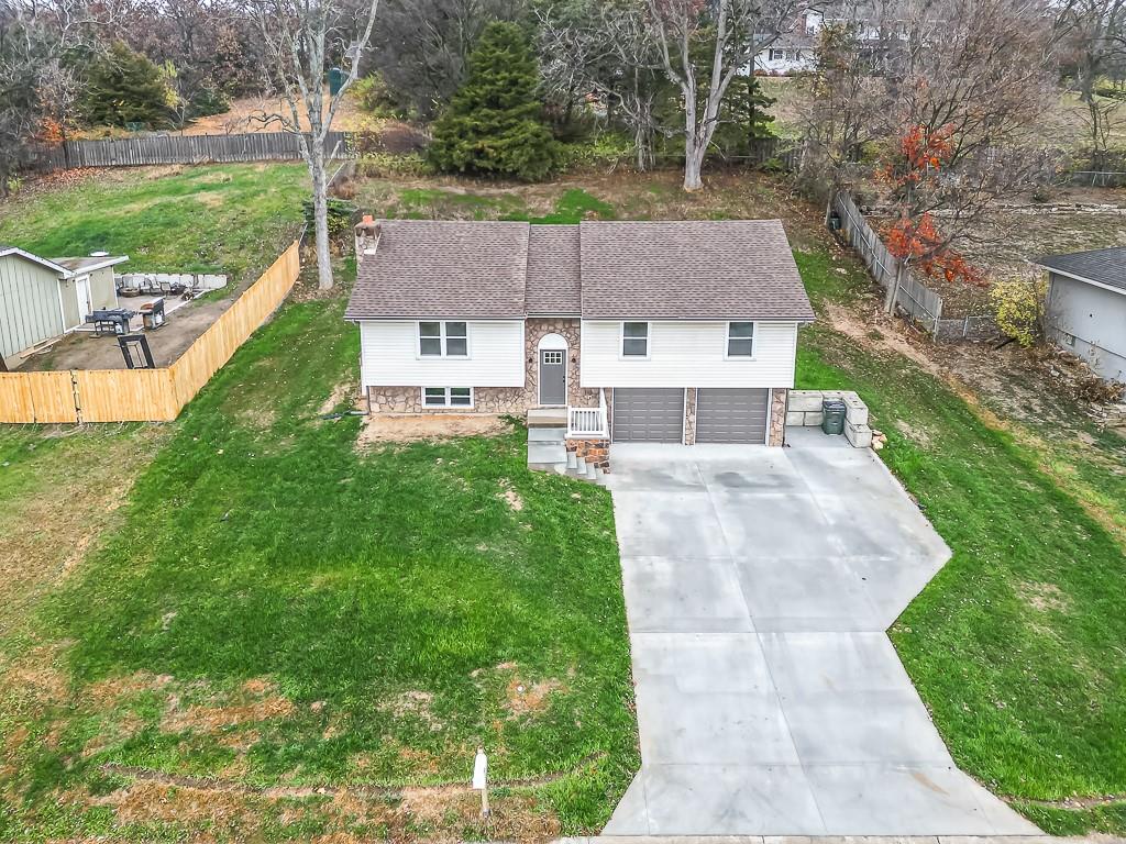 1812 Ridge Road Leavenworth, KS 66048 - Photo 2 of 30