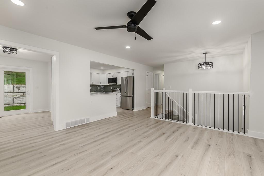 1812 Ridge Road Leavenworth, KS 66048 - Photo 6 of 30