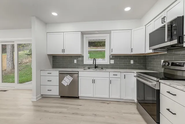 $319,950 | 1812 Ridge Road, Leavenworth, KS 66048