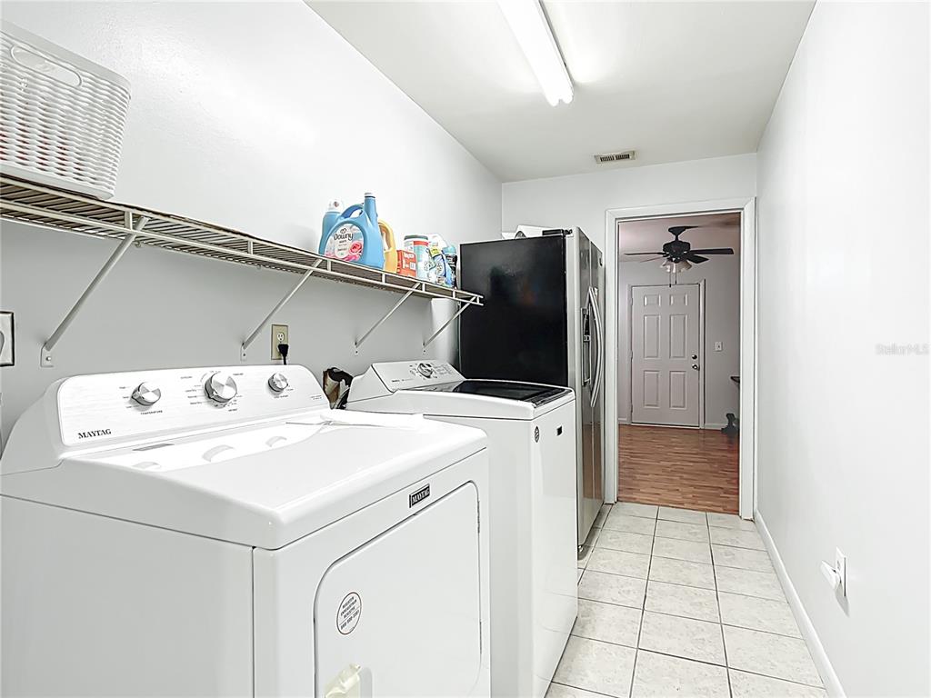 1405 East Clinton Street Bartow, FL 33830 - Photo 17 of 25 a utility room with dryer and washer