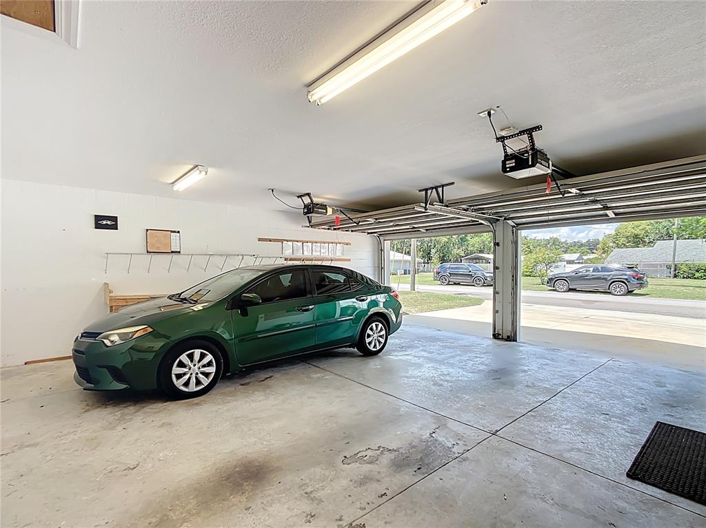 1405 East Clinton Street Bartow, FL 33830 - Photo 24 of 25 a car parked in a parking garage