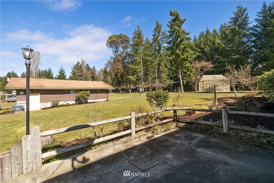 752 Northeast Riddell Road Bremerton, WA 98311 - Photo 9 of 39 Gallery Image 9