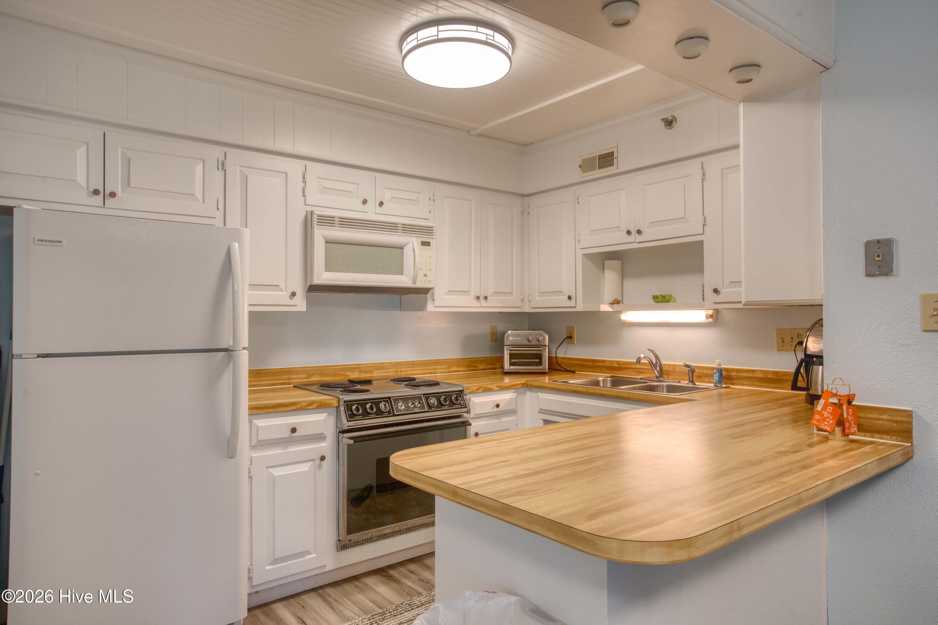 1896 New River Inlet Road, Unit 1104 North Topsail Beach, NC 28460 - Photo 7 of 43 1104 Shipwatch - Interiors - Edited_6
