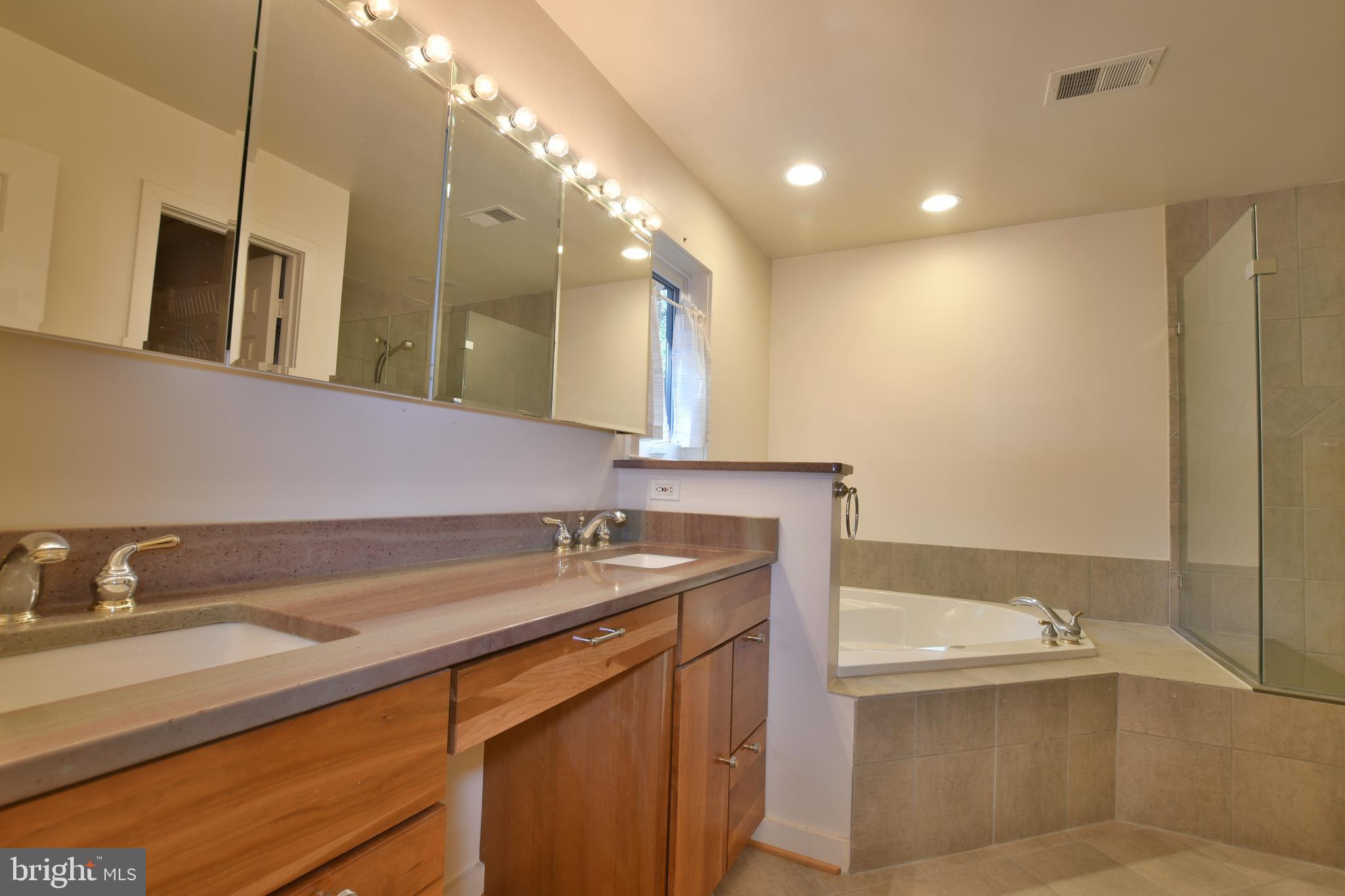 11615 Clubhouse Court Reston, VA 20190 - Photo 21 of 39 Renovated master bathroom