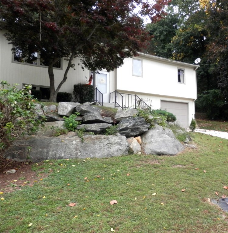 67 Ridgewood Road Cranston, RI 02921 - Photo 3 of 25 Gallery Image 3