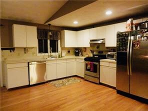 67 Ridgewood Road Cranston, RI 02921 - Photo 8 of 25 Gallery Image 8