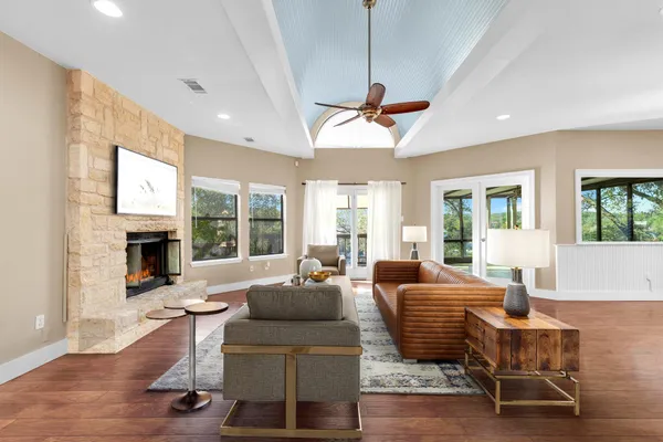 $699,000 | 22012 Briarcliff Drive, Spicewood, TX 78669